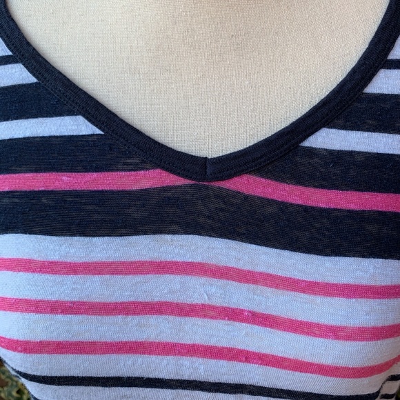 🧡50% off bundles! Crown & Ivy T-shirt - Picture 3 of 7